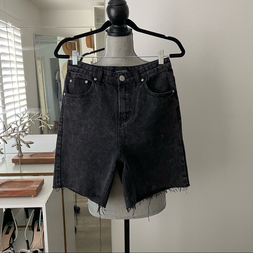 Washed out black boyfriend shorts